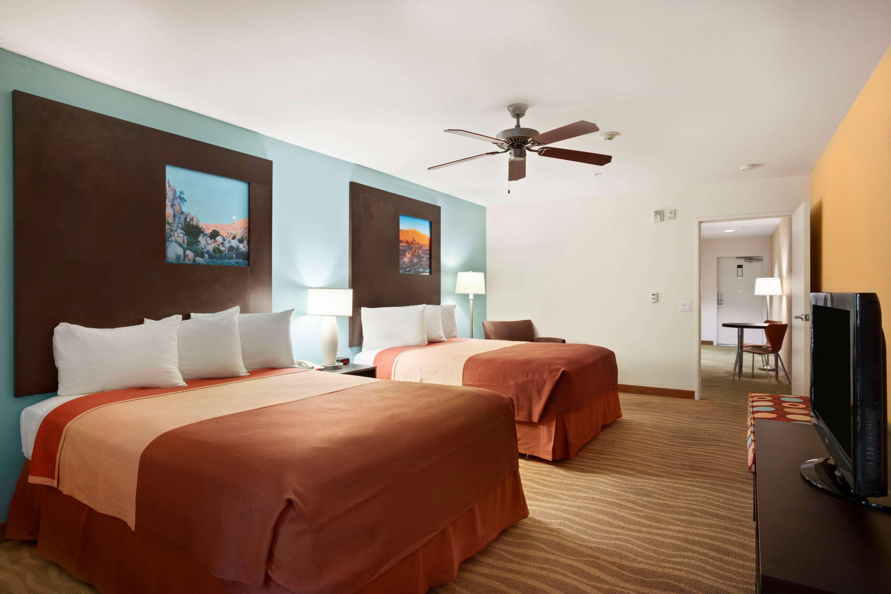 Super 8 By Wyndham Indio Exterior foto