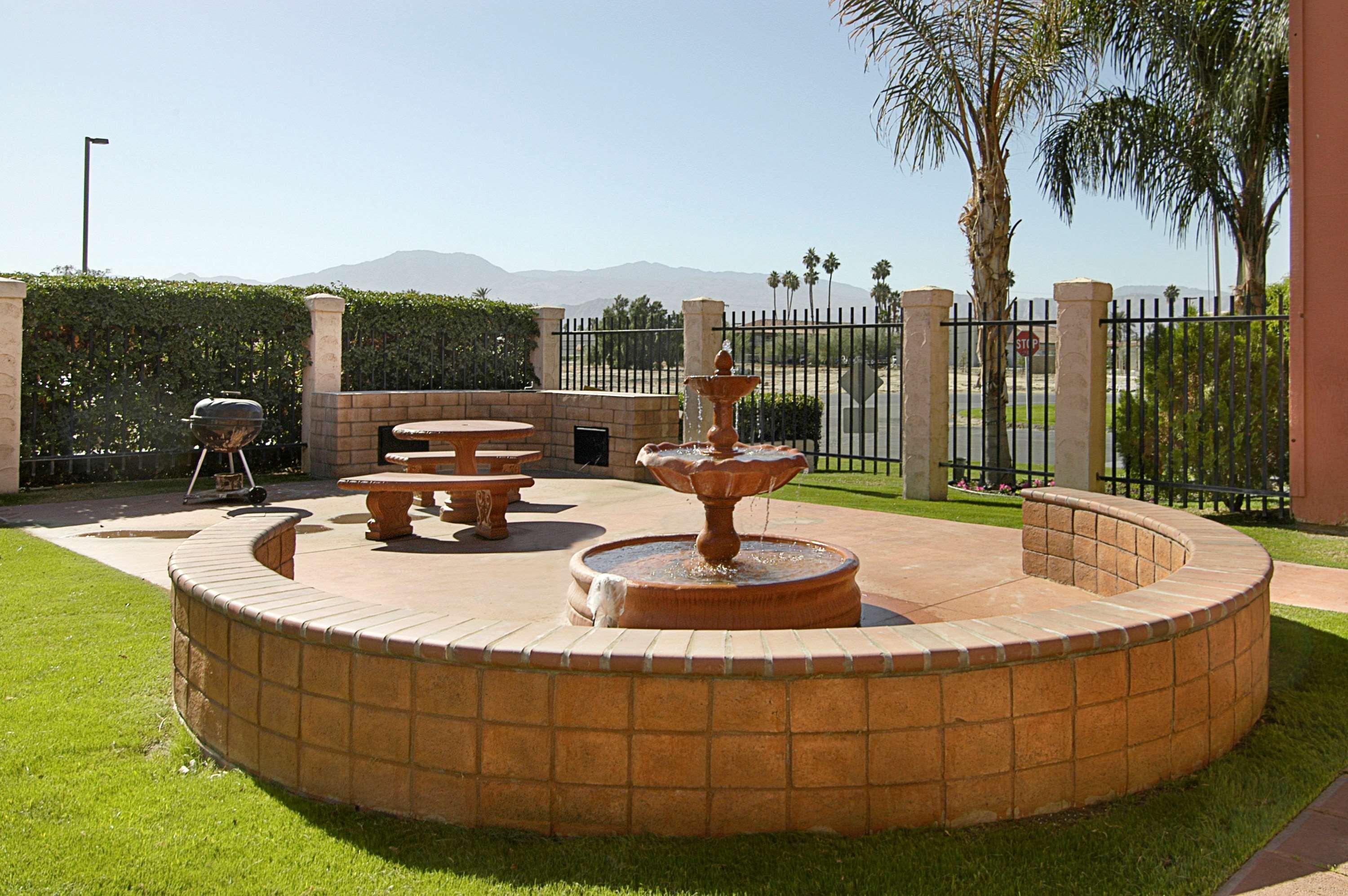 Super 8 By Wyndham Indio Exterior foto