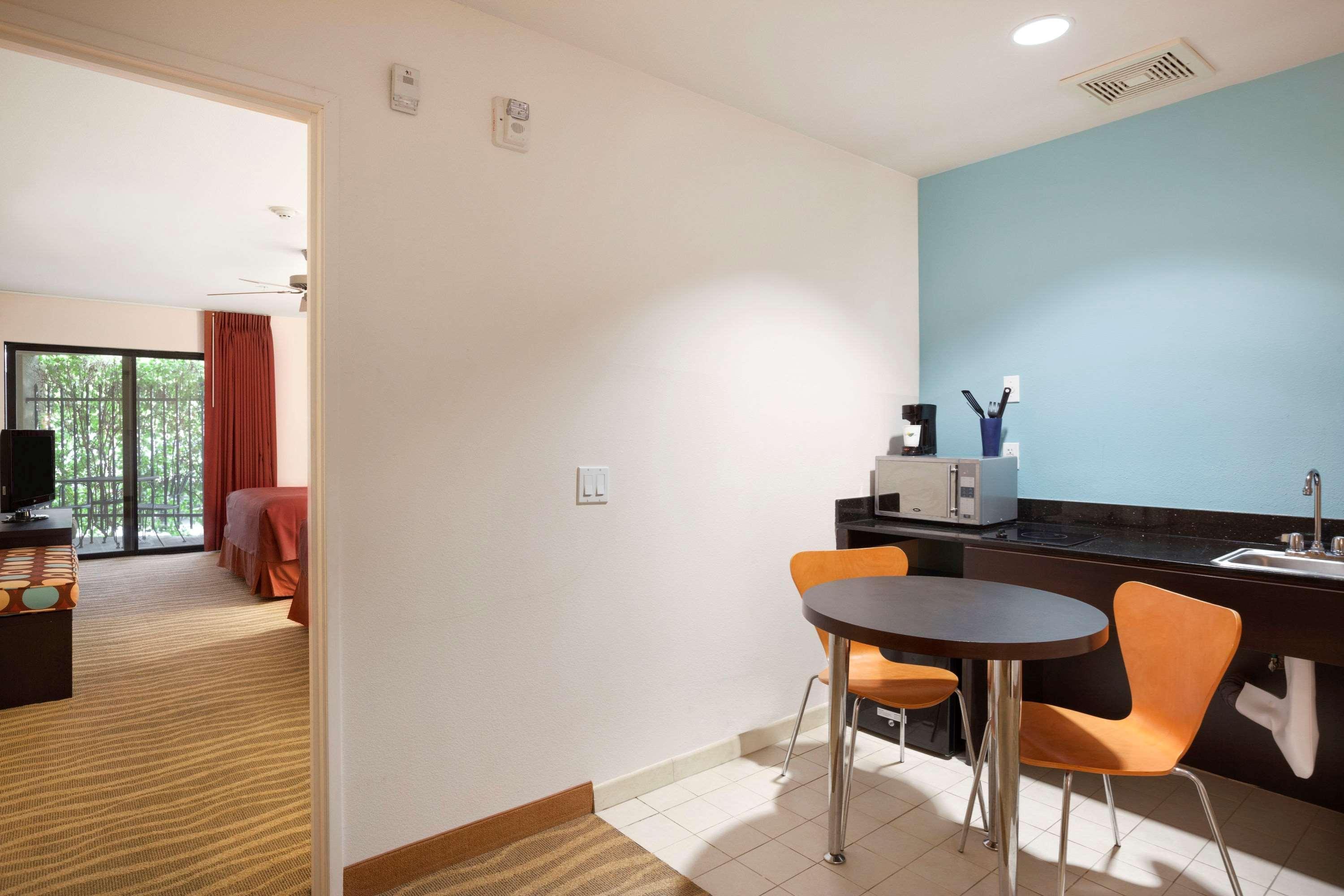 Super 8 By Wyndham Indio Exterior foto