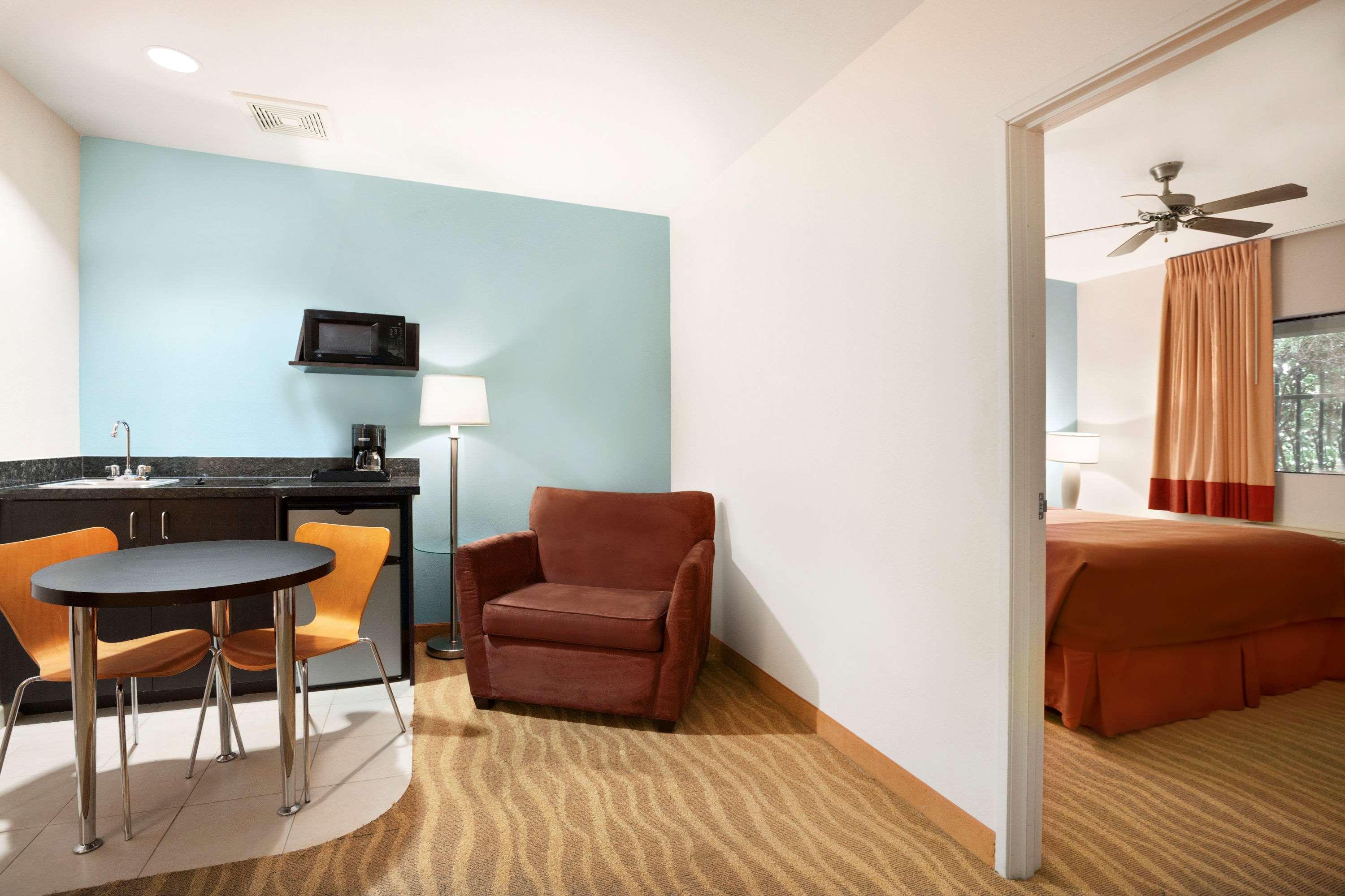Super 8 By Wyndham Indio Exterior foto